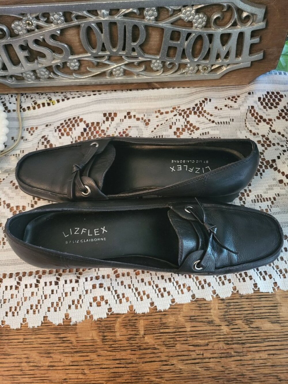 Liz Claiborne Liz Flex Black Leather Loafers 1 in Heel Tassel sz 8.5 Old Money